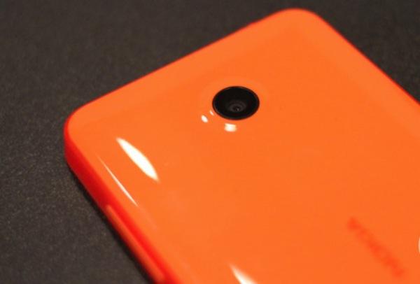 Camera ở mặt sau của Lumia 630