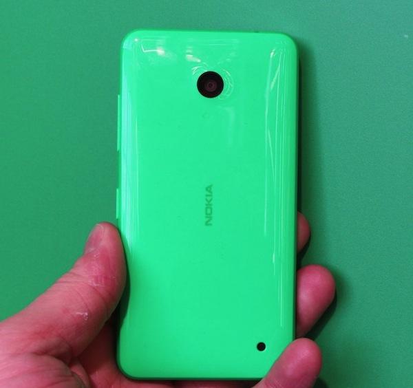 Mặt sau Lumia 635