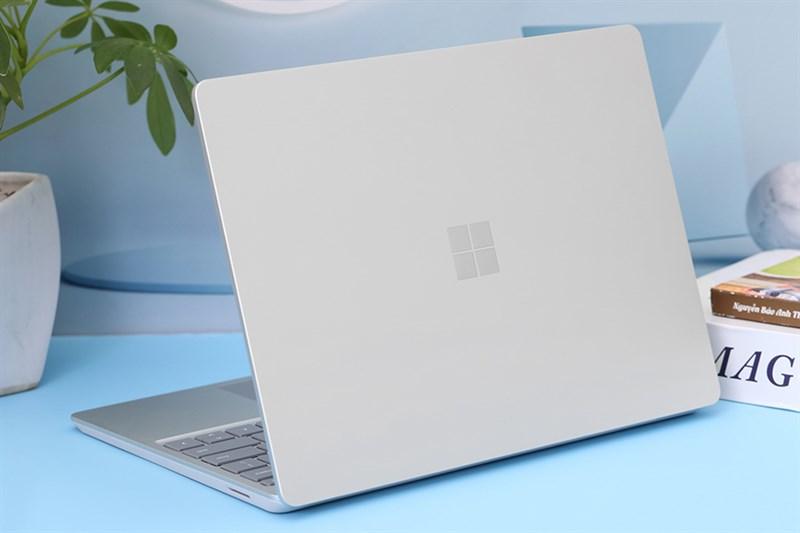 Với màn hình cảm ứng trên chiếc Surface Laptop Go giúp bạn thoải mái sáng tạo