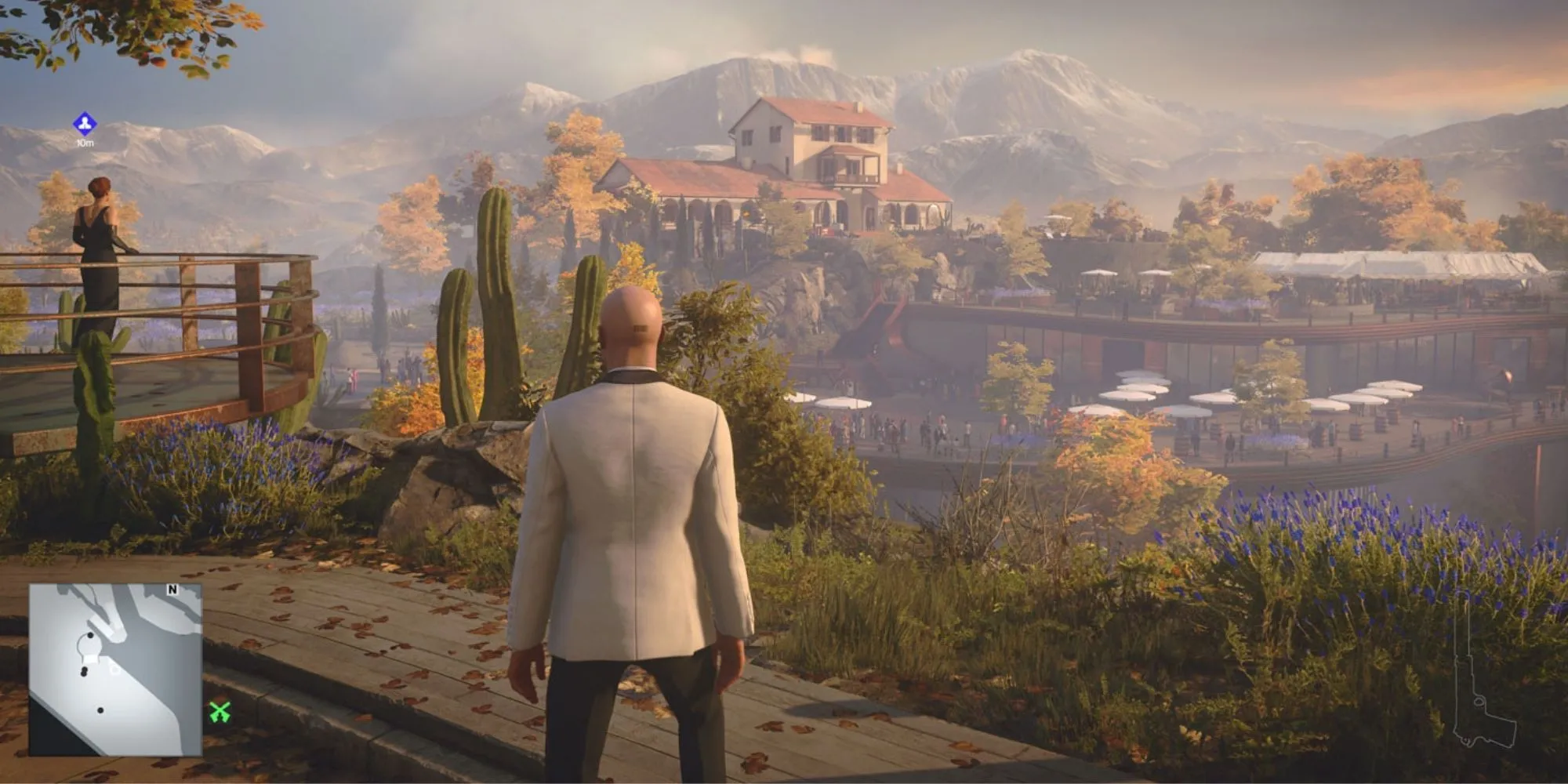 Đặc vụ 47 trong Hitman World of Assassination với đồ họa ấn tượng tại một địa điểm Nam Mỹ