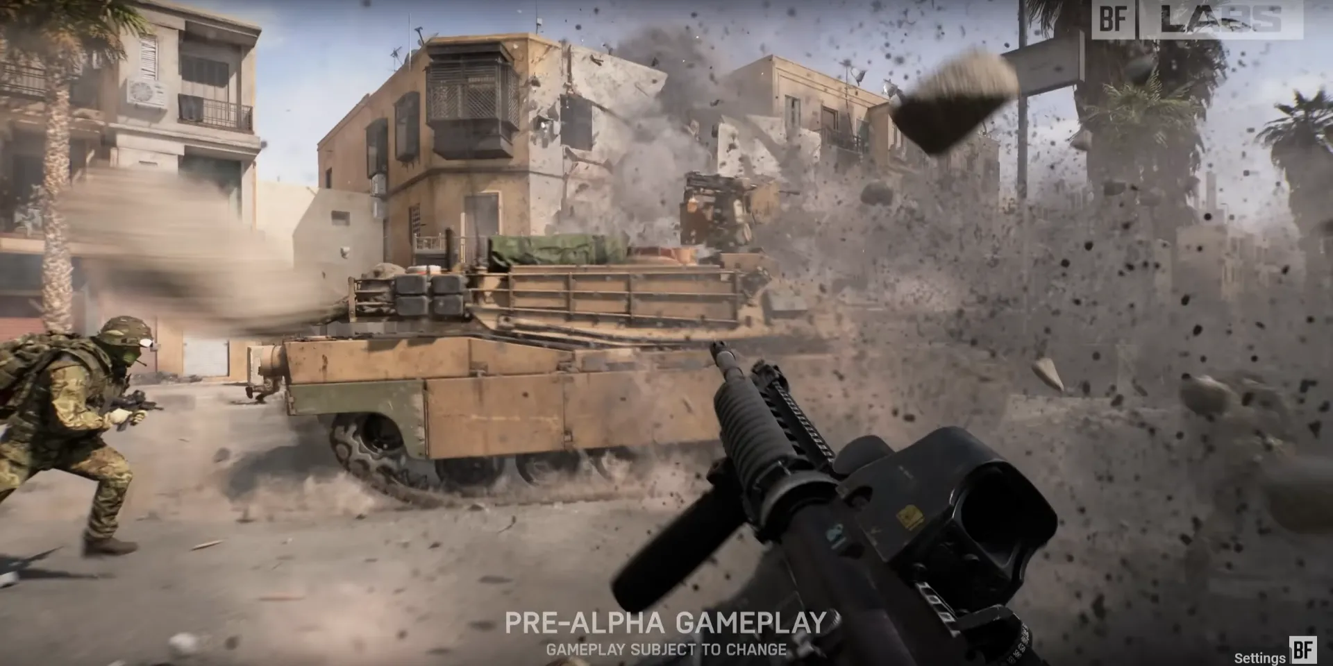 Game thủ trong gameplay Battlefield rò rỉ sử dụng súng trường M4A1 và xe tăng Leclerc