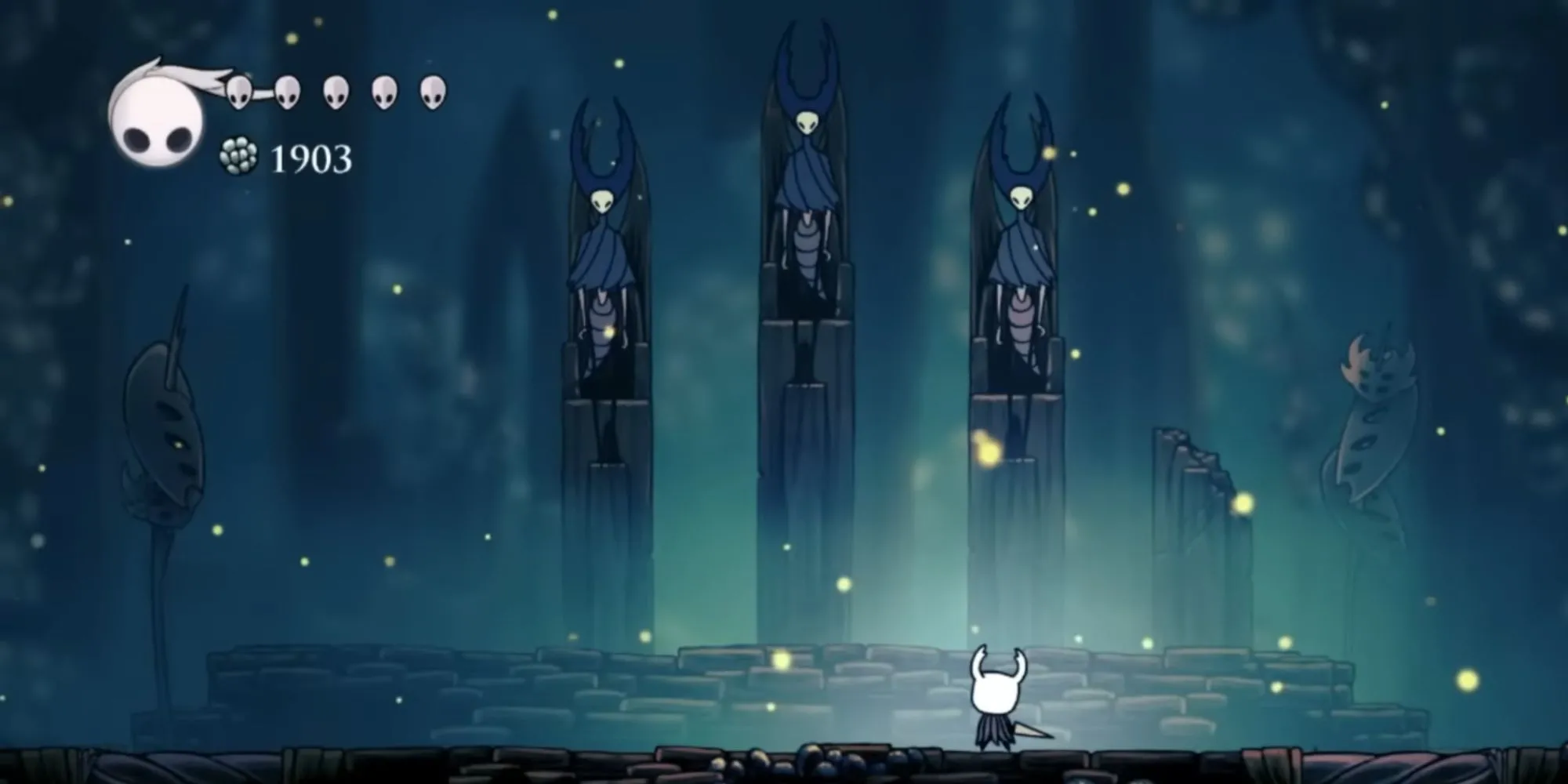Hiệp Sĩ chuẩn bị đối đầu với Mantis Lords trong Hollow Knight, một trận chiến tốc độ và thử thách kỹ năng
