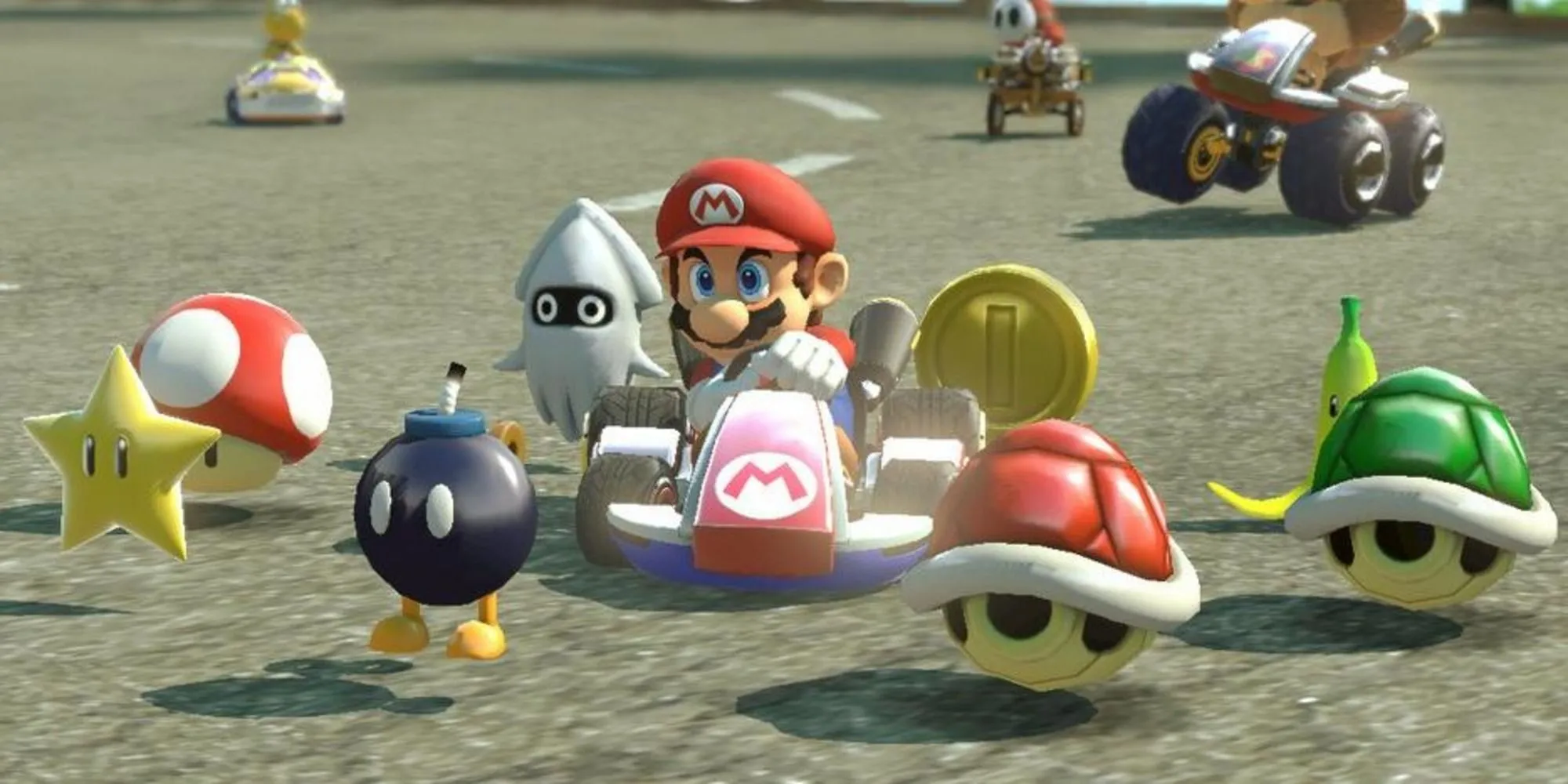 Mario Kart 8 Deluxe với các vật phẩm Crazy 8 như Bob-omb, vỏ chuối, nấm, sao, đồng xu và Blooper.
