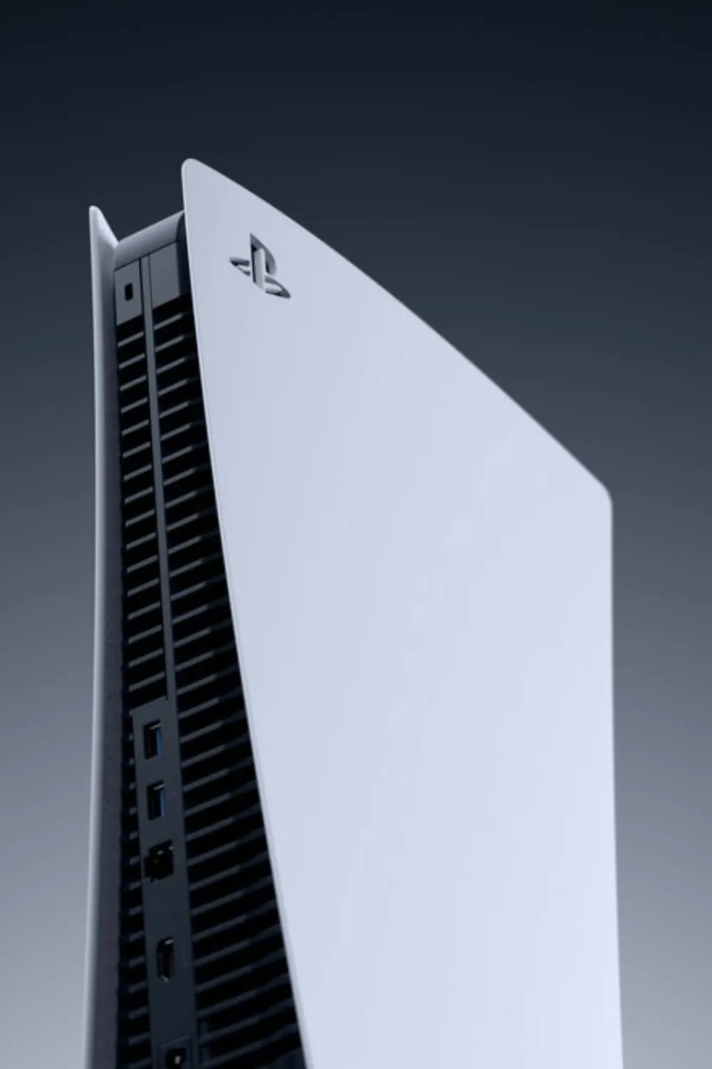 Máy chơi game PlayStation 5 và tay cầm DualSense