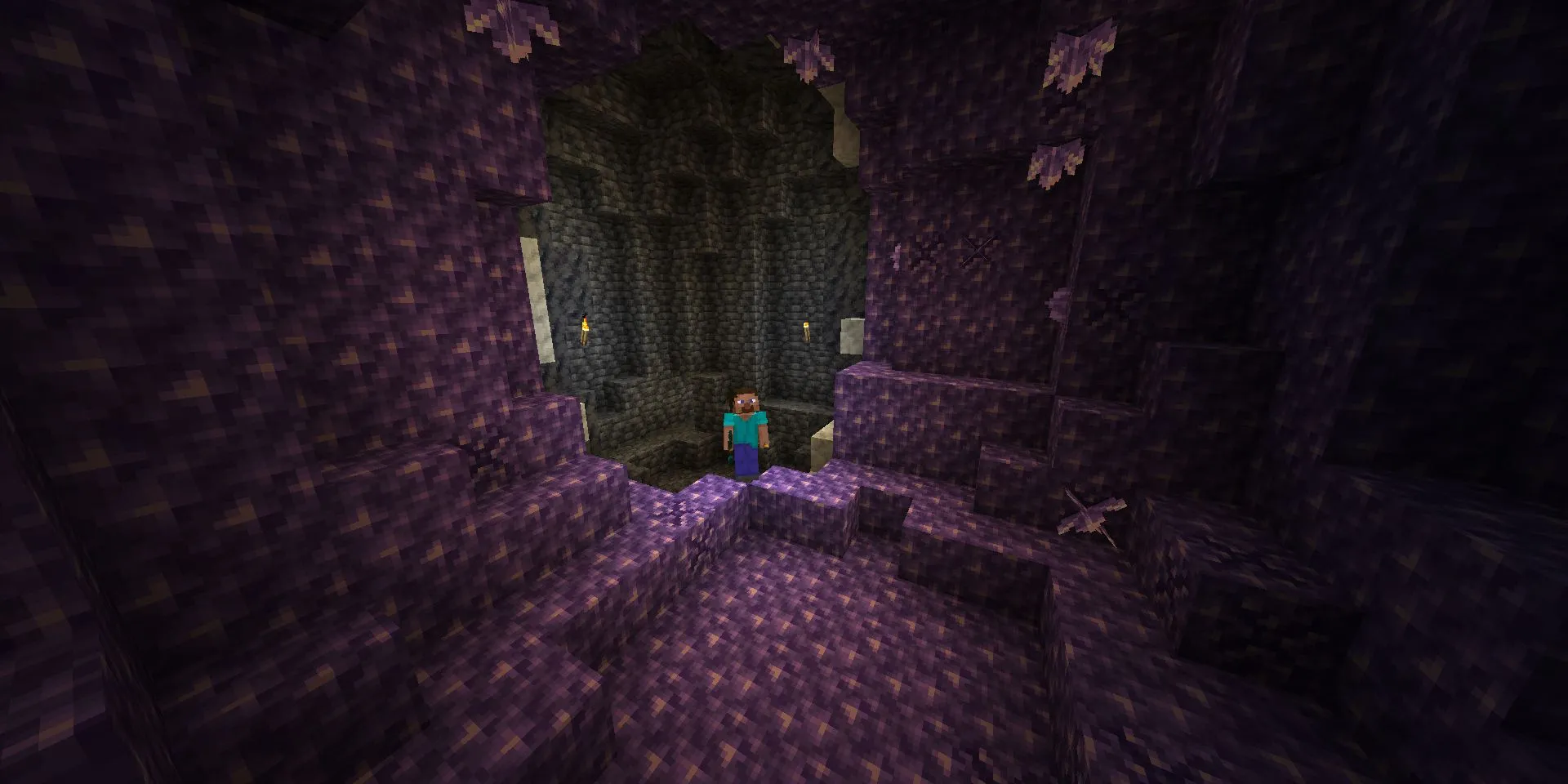 Steve tìm thấy khối Amethyst Geode lớn trong Minecraft, một trong những vật phẩm mới của cập nhật 1.17