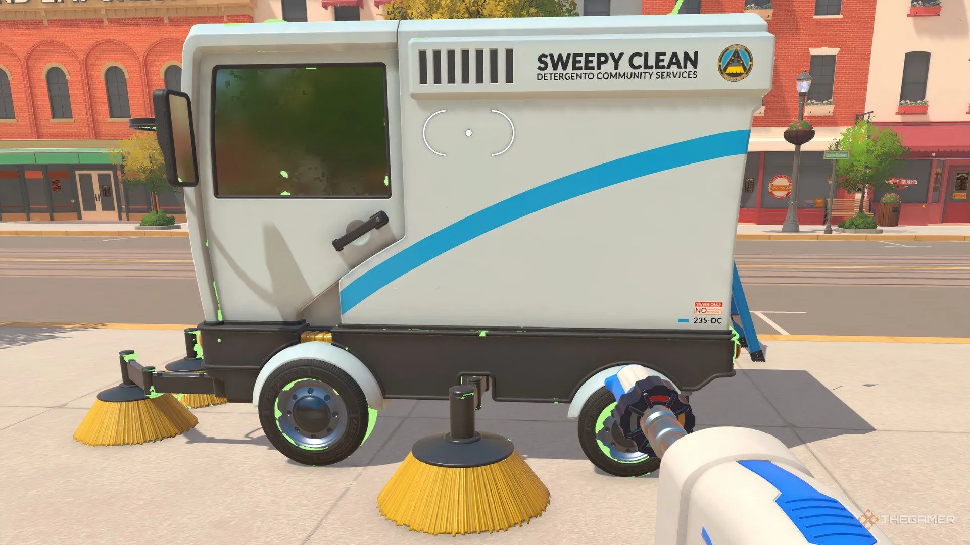 Xe quét đường với vùng bẩn nổi bật màu xanh lá trong PowerWash Simulator 2.